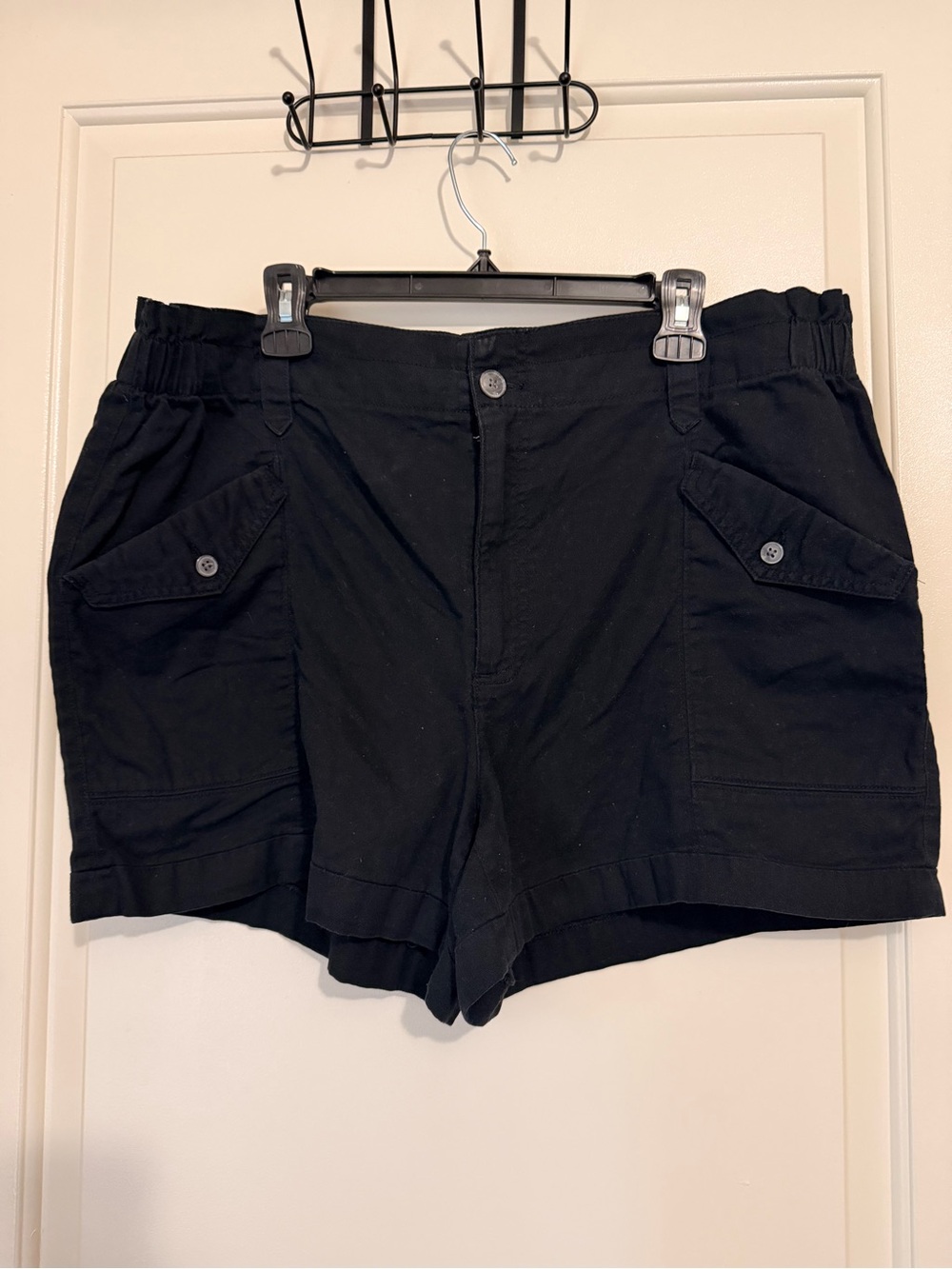 Old Navy Black Cargo Shorts with Front Flap Pockets